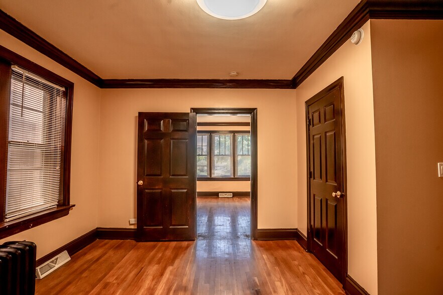 Building Photo - 3449 Klocke St
