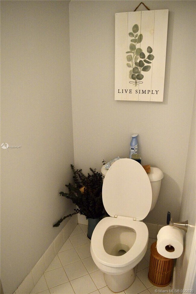 Building Photo - 5102 NW 115th Ct  Doral Fl 33178