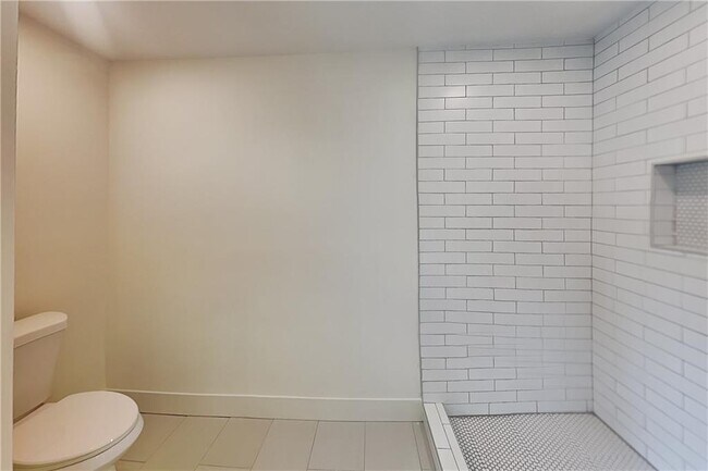 Building Photo - 360 Simpson Terrace NW