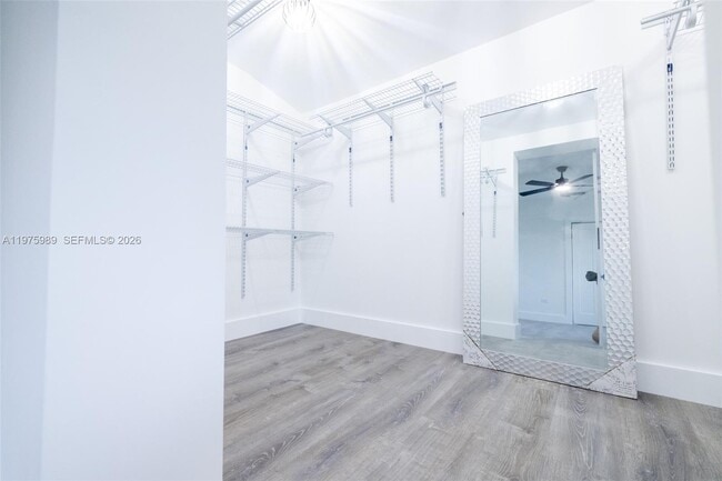 Building Photo - 3401 SW 17th St