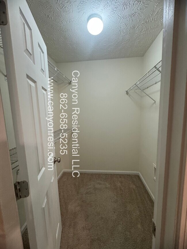 Building Photo - 1247 Chimney Swift Dr