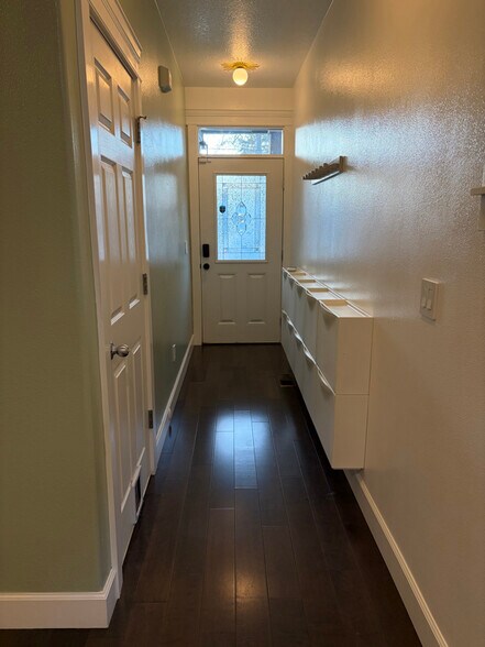 Building Photo - 1940 NE 72nd Ave.