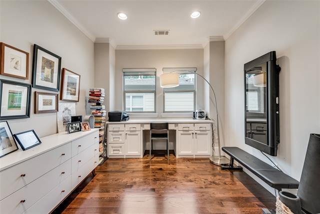 Building Photo - 5608 Longview St