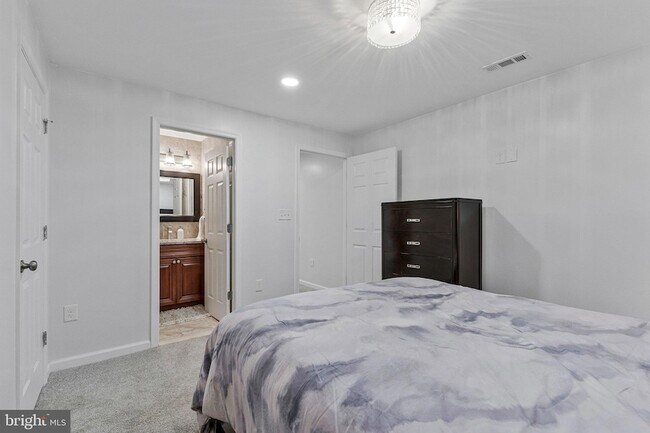Building Photo - 43612 Winthrop Ct