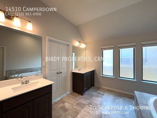 Building Photo - "Spacious 4-Bedroom Haven with 3 Full Bath...