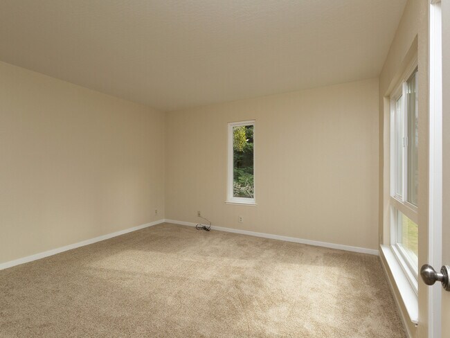 Building Photo - Wonderful 3 Bedroom, 2.5 bath, Updated Townhouse, in Danville!