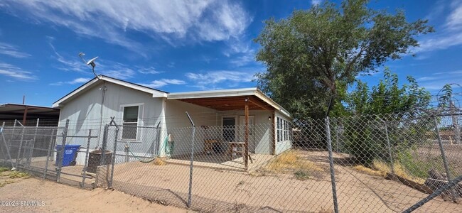 Building Photo - 855 W Picacho Ave