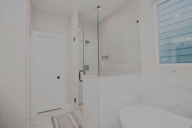 Building Photo - 1915 Kolfahl St