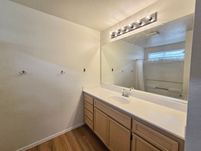 Building Photo - A Bright and Welcoming Home in East Davis