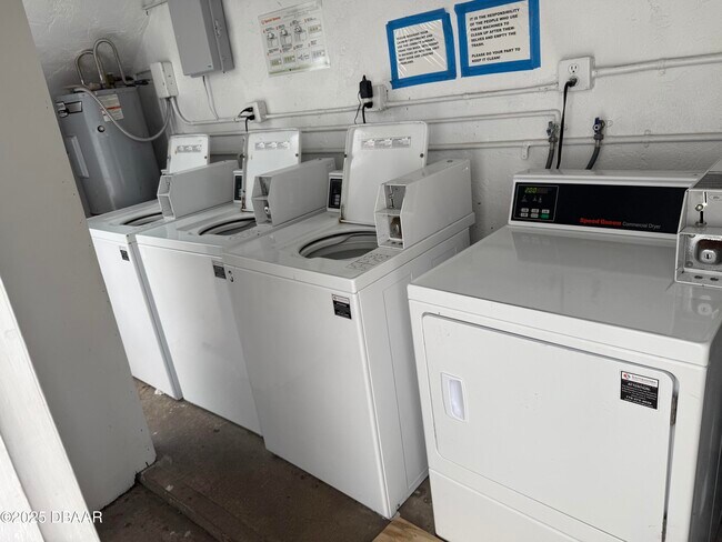 Building Photo - 405 N Halifax Ave