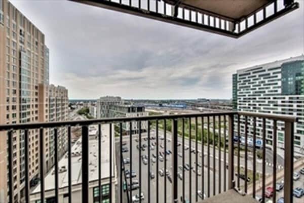 Building Photo - 8-12 Museum Way