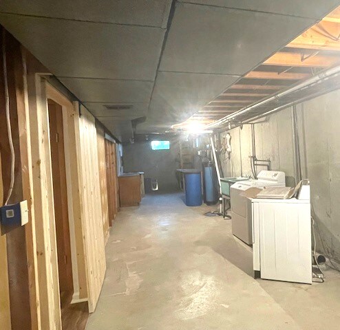 Building Photo - 13905 15 Mile Rd