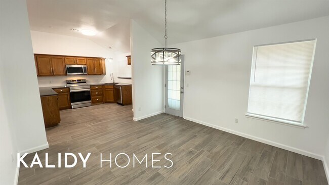 Building Photo - 9317 Apple Dr
