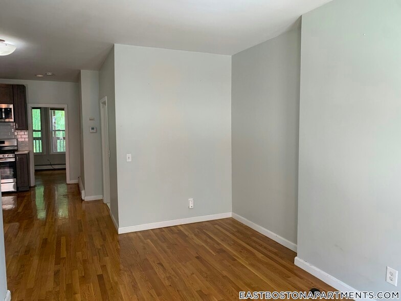 Building Photo - 345 Meridian St