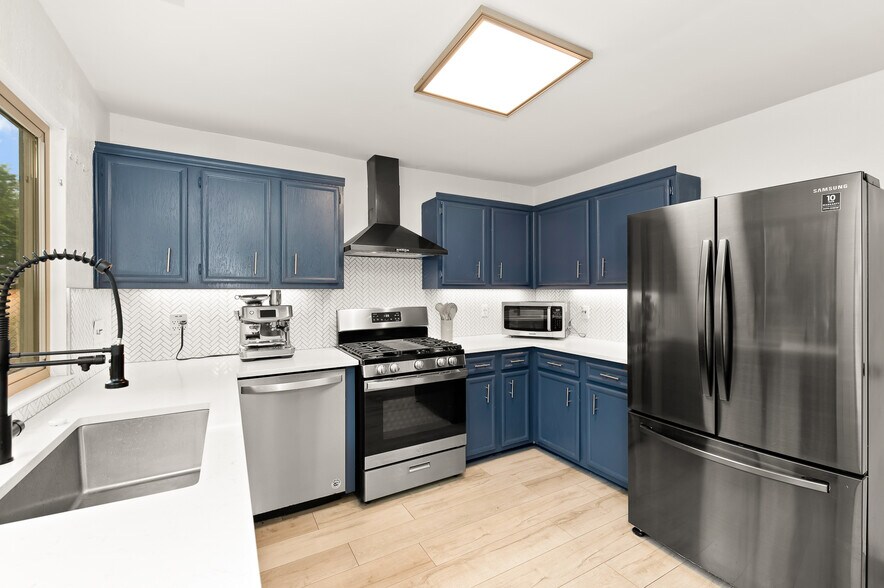 Building Photo - 2110 Spring Breeze Dr
