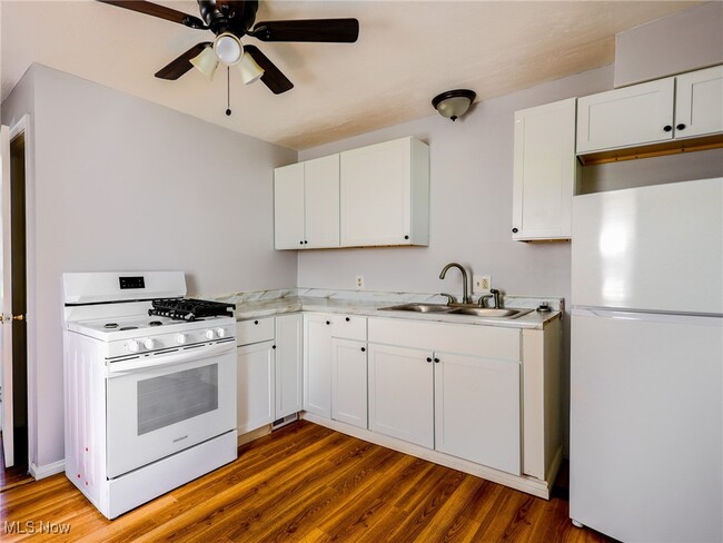 Building Photo - 1628 28th St NE