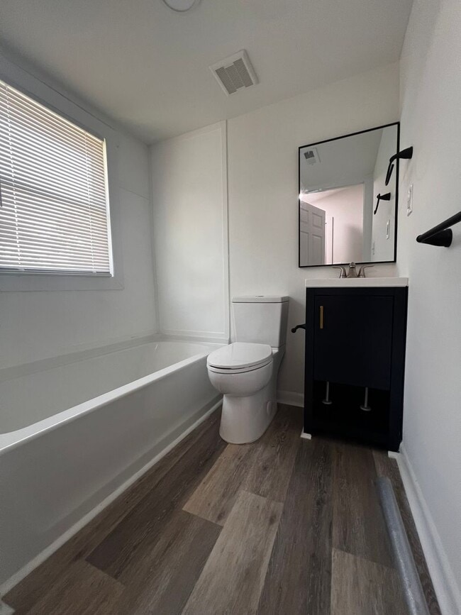 Building Photo - Renovated Cottage near Downtown Fayetteville Offering 3/1 for $1095 (landscaping included)