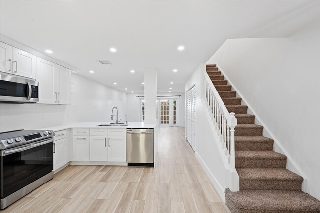 Building Photo - 4525 Bougainvilla Dr