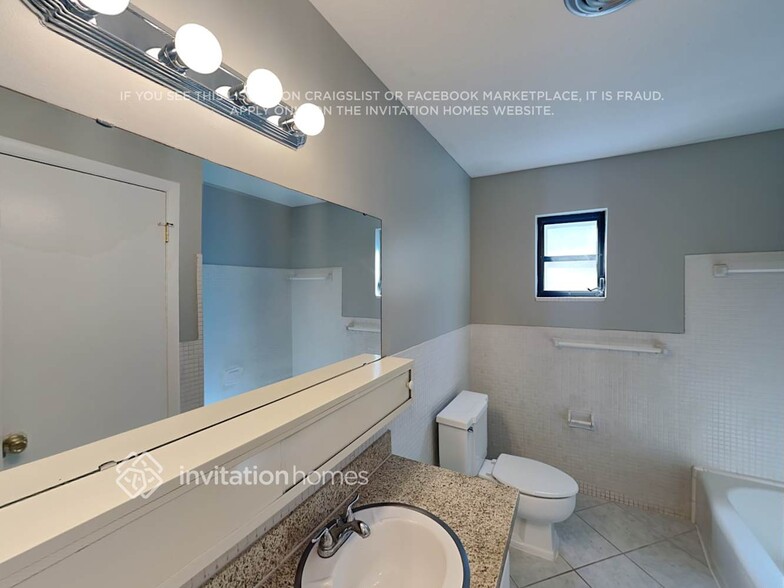 Building Photo - 4633 Waverly Ln