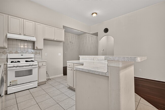 Building Photo - 8503 Raybluff Ln