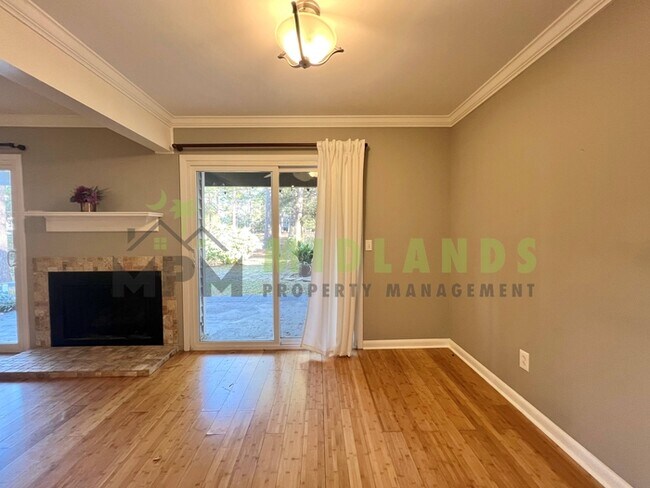 Building Photo - 201 Mariners Row