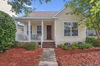 Building Photo - Southwood Cottage