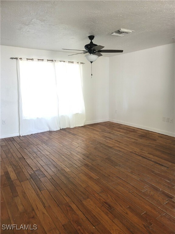Building Photo - 4839 Hampton Ct