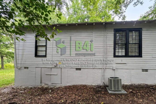 Building Photo - 1645 Vinson Hwy SE
