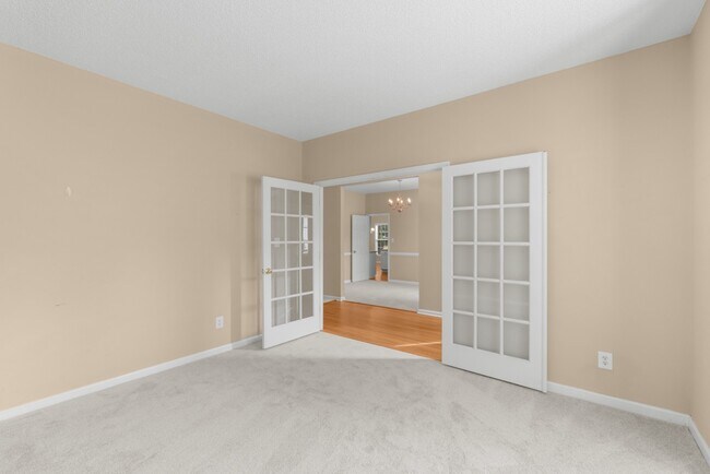 Building Photo - 108 Castlebury Creek Ct