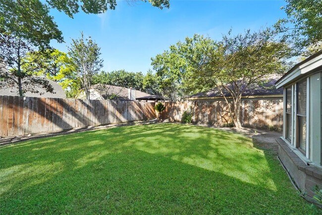 Building Photo - 10035 Red Wolf Ln