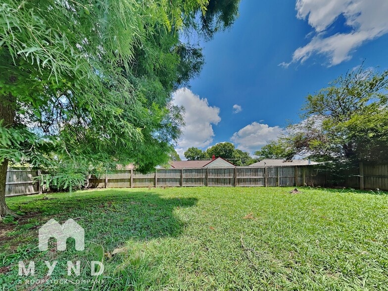 Building Photo - 3814 Silver Chalice Dr