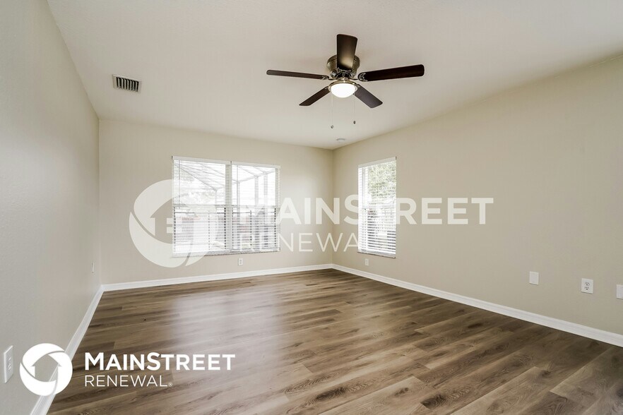 Building Photo - 2920 NE 3rd Ave