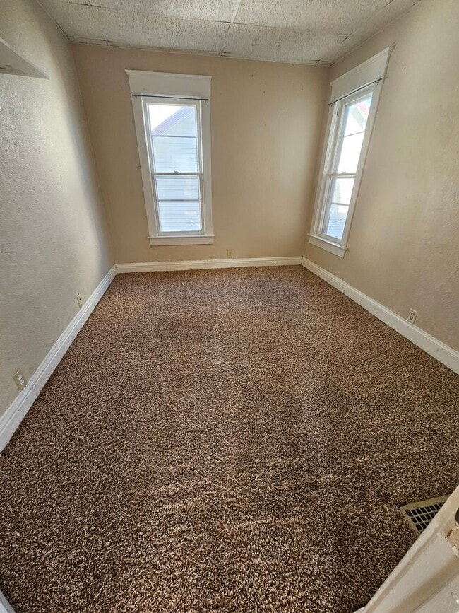 Building Photo - 349 10th St