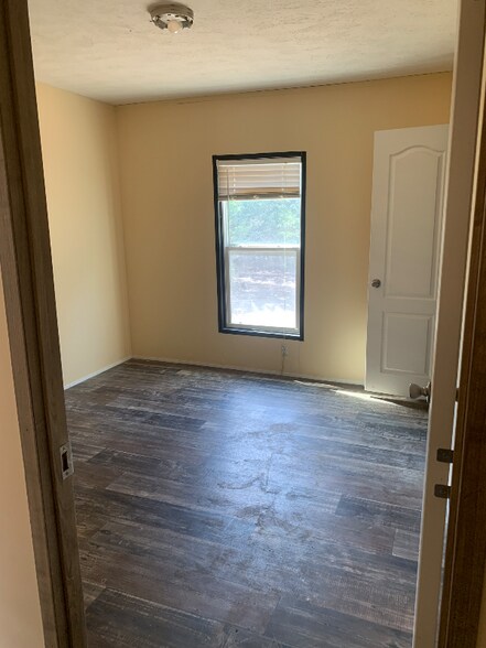 Building Photo - 323 Co Rd 4519