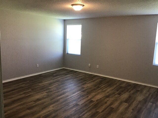 Building Photo - 1313 Cherokee Rose Ln