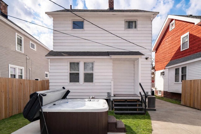 Building Photo - 3457 W 128th St