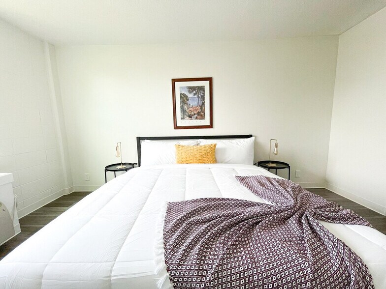 Building Photo - 2515 Burnet Ave