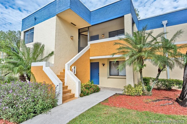 Building Photo - 185 Lakeview Dr