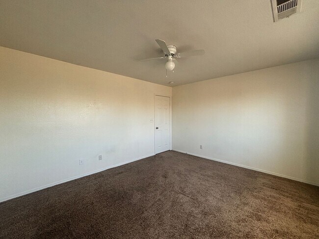 Building Photo - 44321 Sunmist Ct