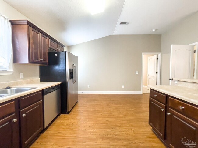 Building Photo - 491 Portside Dr