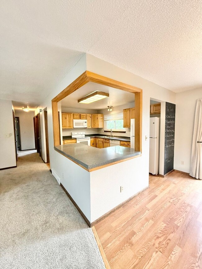 Building Photo - 6515 Flintridge Dr