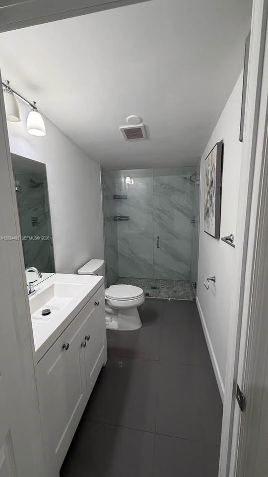 Building Photo - 1212 E River Dr