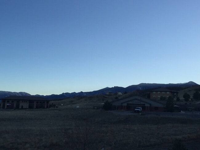 Building Photo - Beautiful Condo in Desirable Saddleback Ridge