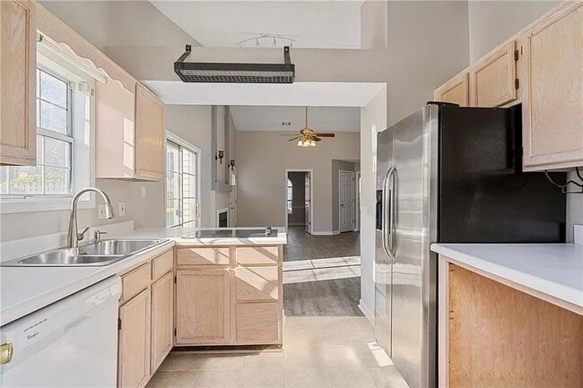 Building Photo - 2025 Brittania Cir