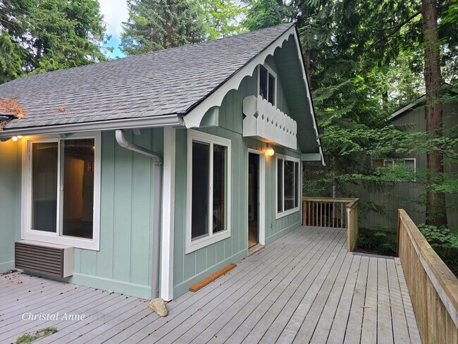Building Photo - Waterfront 1 bedroom with a loft
