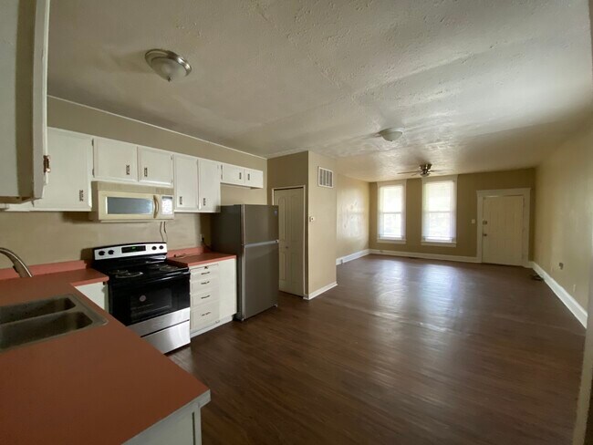 Building Photo - 2620 Slevin St