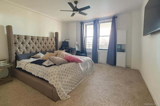 Building Photo - 108-50 62nd Dr