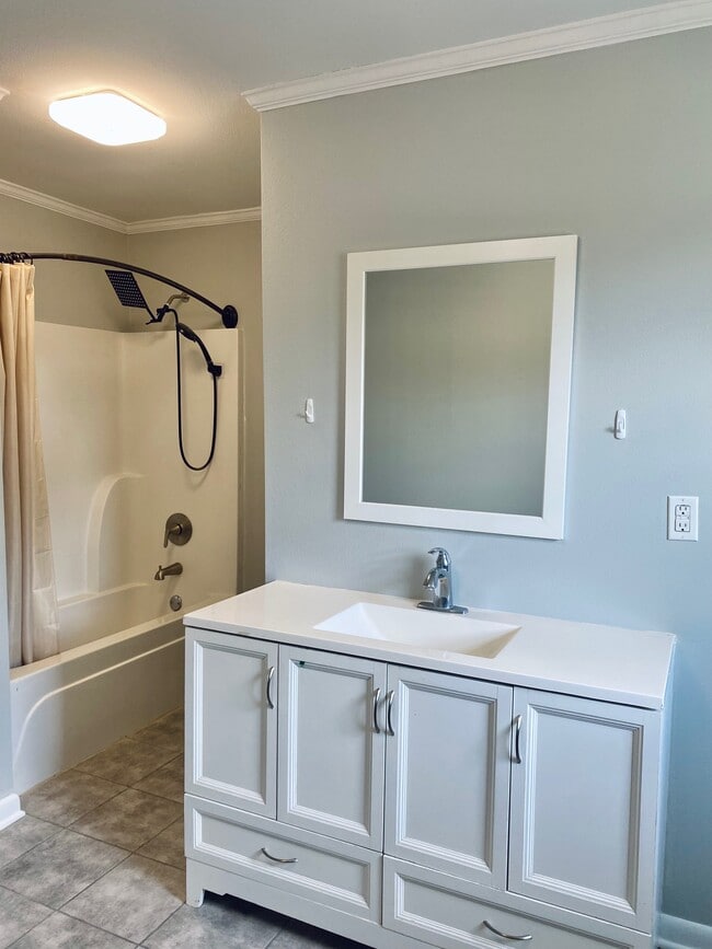Building Photo - 15135 Montecino Dr