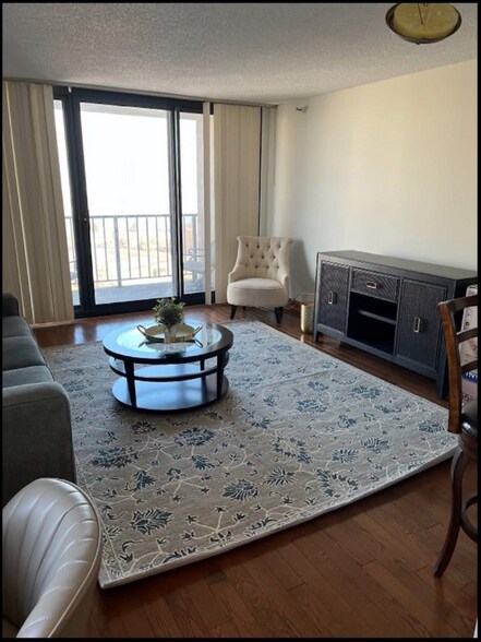 Building Photo - 3660 N Lake Shore Dr