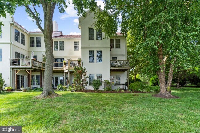 Building Photo - 41 Queen Catherine Ct